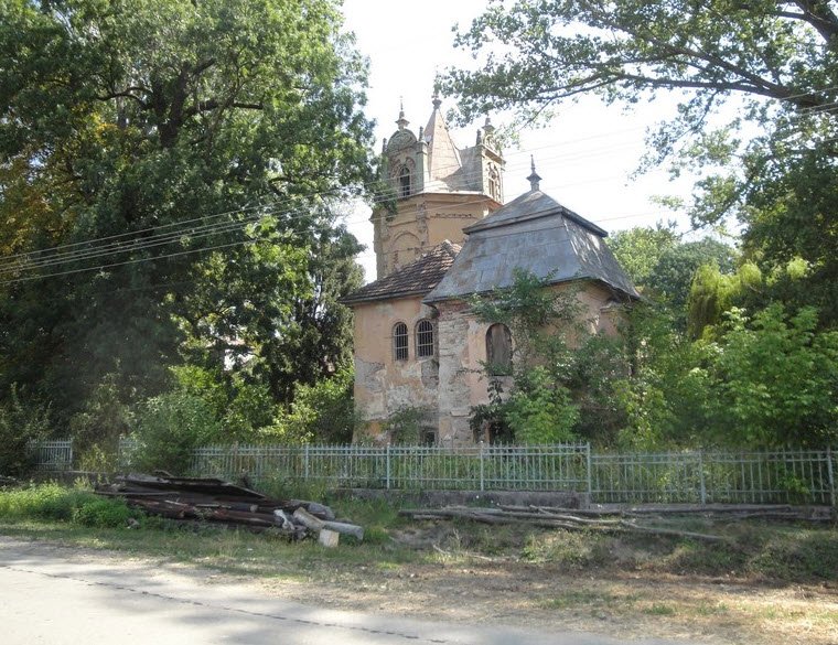 Tholdy-Ujfalussy Castle, Pomi, Romania, Romania
